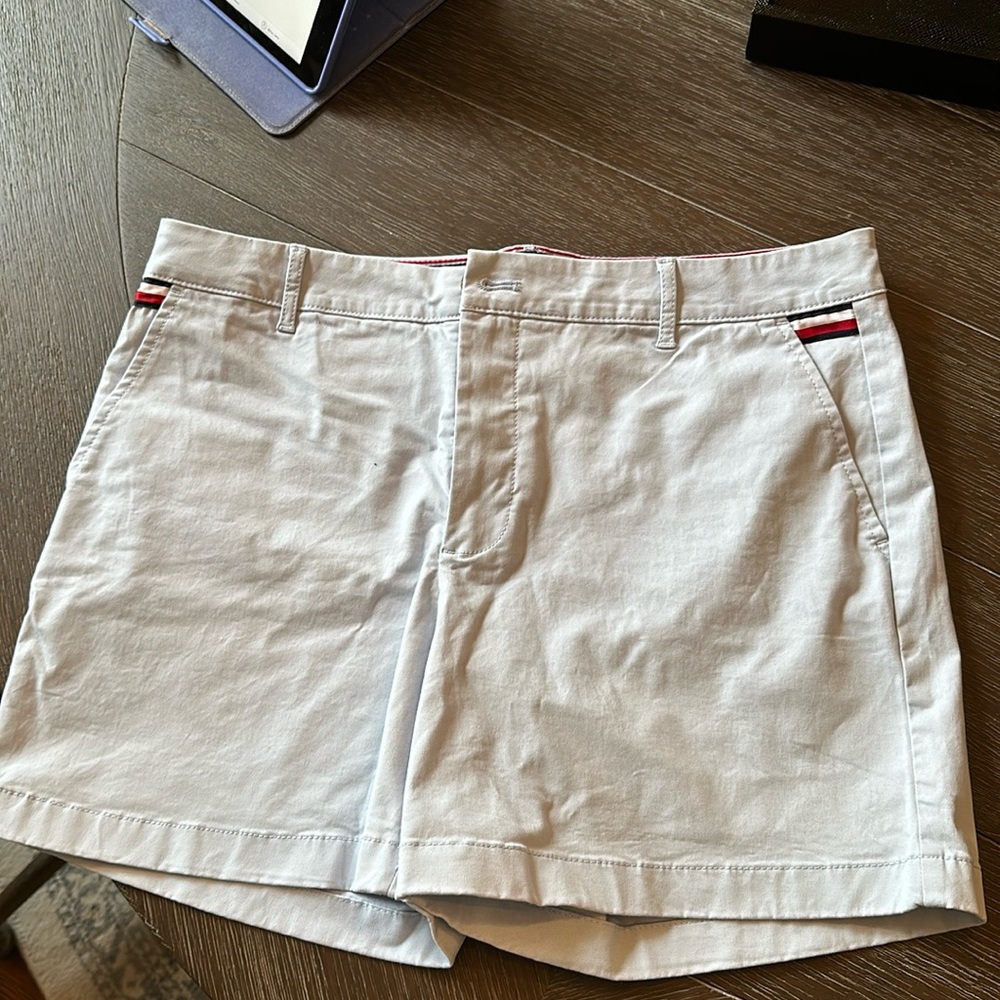 Tommy Hilfiger women’s cotton 5” classic stretch short in light blue size 12